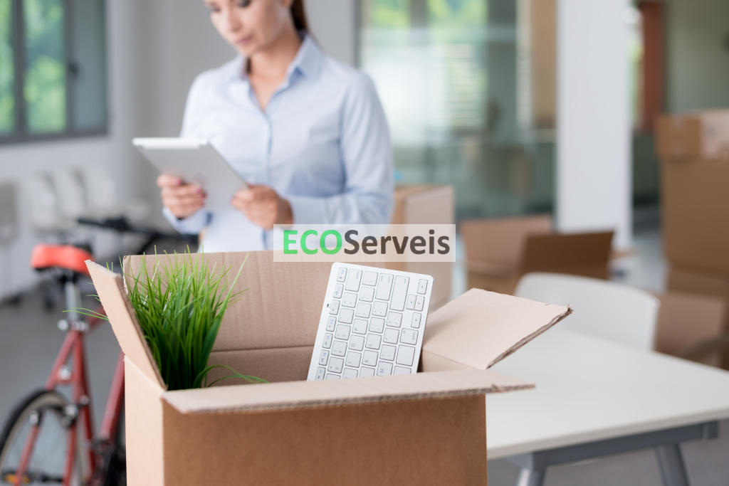 Vaciado de pisos en Cox con herramientas y equipos especializados de EcoServeis
